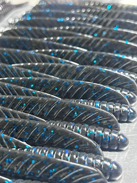 4.25" Leech in Black and Blue